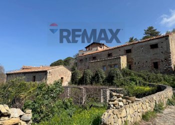 Edificio all\'aperto - Farm Via san Pietro, Torrenova - photo 2