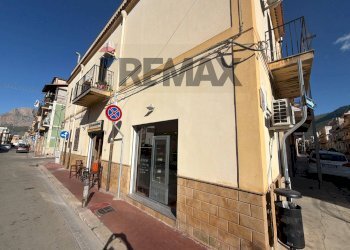 Edificio all\'aperto - Attività Commerciale Via Monsignor Evola
 
27, Terrasini - foto 6