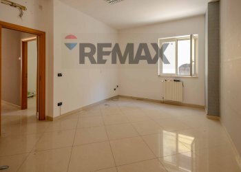 Stanza vuota - Three-room apartment Via Luigi Settembrini
 
15, Bitonto - photo 2
