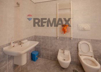 Bagno - Three-room apartment Via Luigi Settembrini
 
15, Bitonto - photo 7
