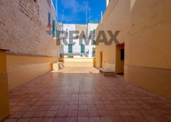 Terrazza - Three-room apartment Via Luigi Settembrini
 
15, Bitonto - photo 12