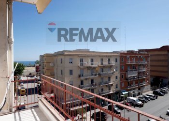 Balcone - Trilocale Via Daunia
 
5, Bari - foto 12