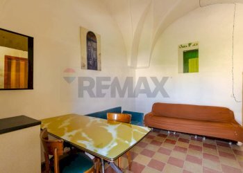 Sala da pranzo - Villa Via Salita Lucarelli
 
65, Crispiano - photo 3