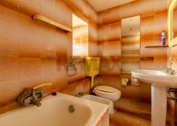 Bagno - Villa Via Salita Lucarelli
 
65, Crispiano - photo 8