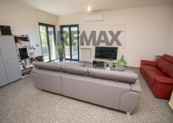 Soggiorno - Casa indipendente VIALE MATRINO
 
222, Città Sant'Angelo - foto 15