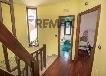 Hall / corridoio - Casa indipendente VIALE MATRINO
 
222, Città Sant'Angelo - foto 20