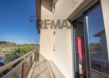 Balcone - Casa indipendente VIALE MATRINO
 
222, Città Sant'Angelo - foto 32