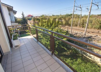 Balcone - Casa indipendente VIALE MATRINO
 
222, Città Sant'Angelo - foto 33