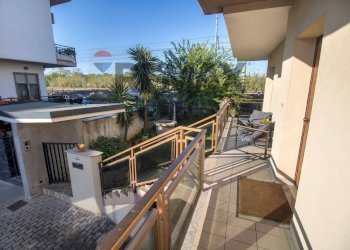 Balcone - Casa indipendente VIALE MATRINO
 
222, Città Sant'Angelo - foto 62