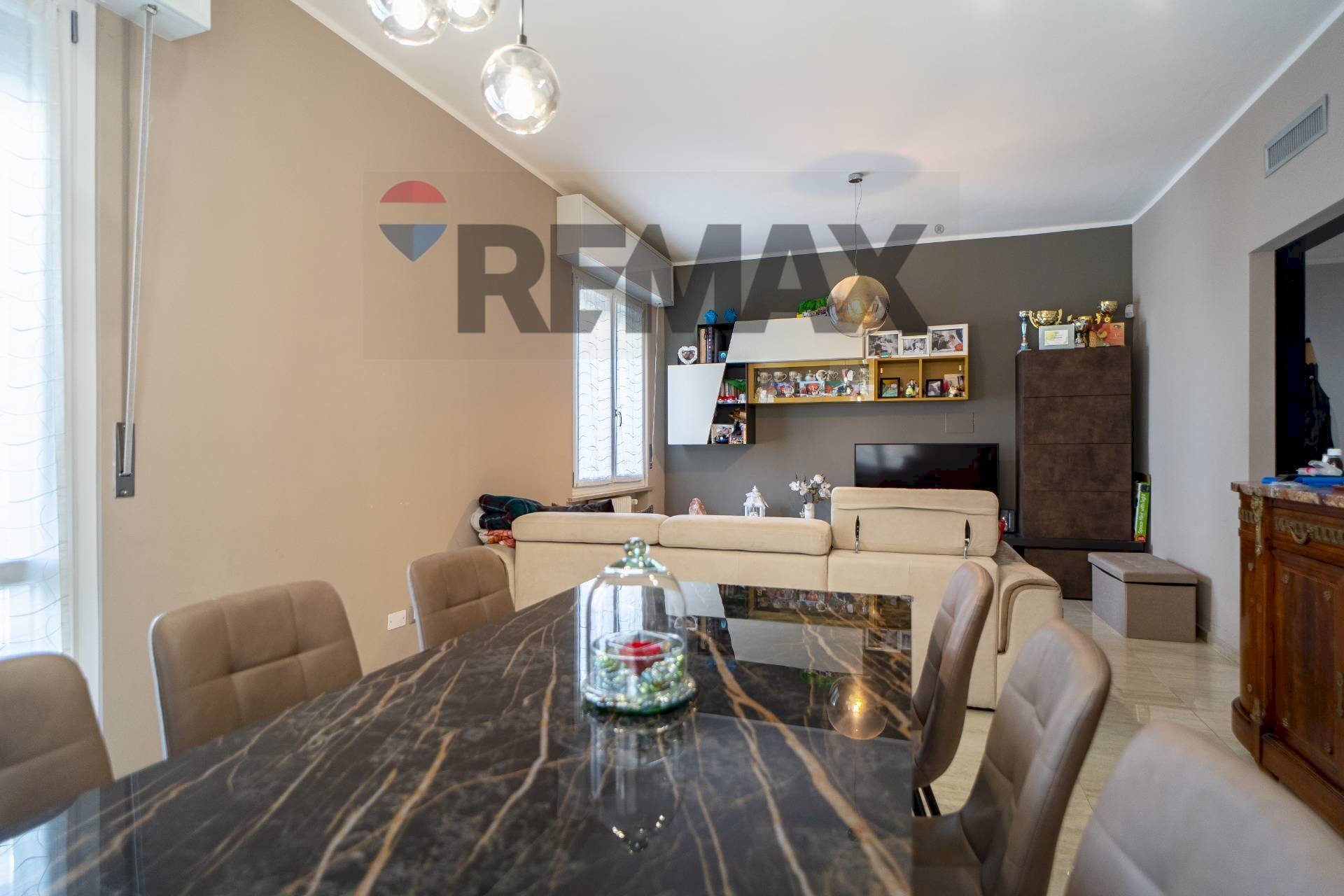 Sala da pranzo - Three-room apartment Via Claudio Monteverdi
1, Parma - photo 2
