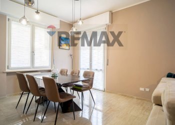 Sala da pranzo - Trilocale Via Claudio Monteverdi
 
1, Parma - foto 5