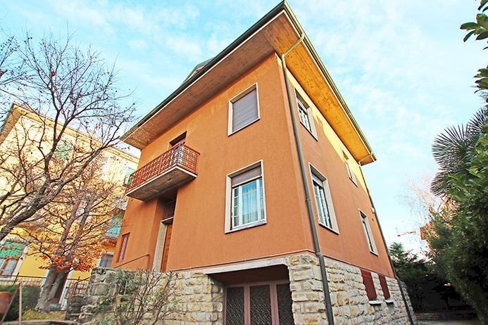 Facciata - Villa via santa lucia, Bergamo - photo 1