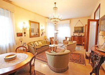 Soggiorno - Villa via santa lucia, Bergamo - photo 17
