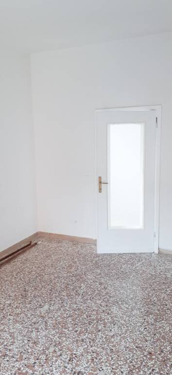 Stanza non arredata - Three-room apartment via Carlo Cignani, Bologna (neighborhood Bolognina) - photo 3