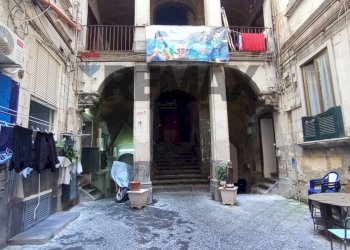 Edificio all\'aperto - Locale Commerciale Vico Sedil Capuano
10, Napoli - foto 5