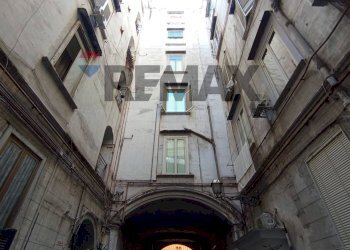 Edificio all\'aperto - Locale Commerciale Vico Sedil Capuano
10, Napoli - foto 6