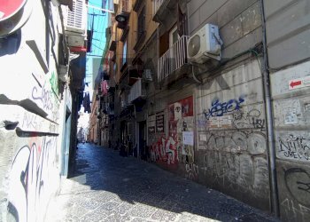Edificio all\'aperto - Locale Commerciale Vico Sedil Capuano
10, Napoli - foto 14