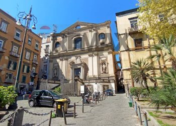 Edificio all\'aperto - Locale Commerciale Vico Sedil Capuano
10, Napoli - foto 24