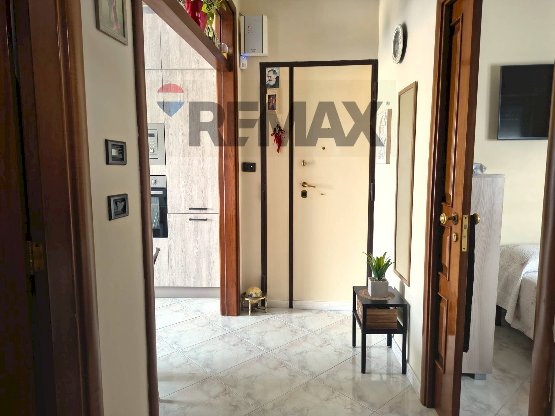 Hall / corridoio - Three-room apartment VIA CARRETTIERI
 
18, Trani - photo 2