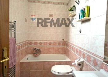 Bagno - Three-room apartment VIA CARRETTIERI
 
18, Trani - photo 9