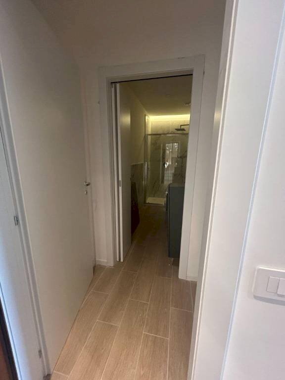 Corridoio - Two-room apartment via Don Bartolomeo Grazioli, 57, Milano (neighborhood Dergano) - photo 2