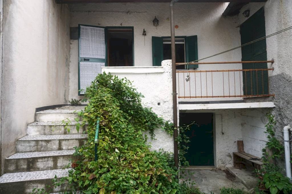 Facciata - Villa a Schiera Località Caprieto, Genova - foto 1