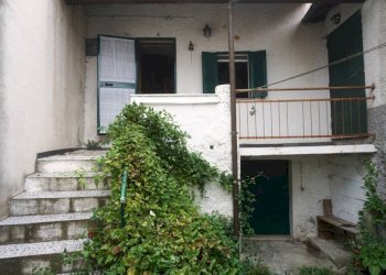 Facciata - Villa a Schiera Località Caprieto, Genova - foto 1