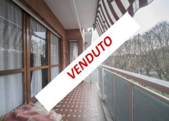 Balcone - Appartamento via Pallanza, 38, Torino (zona Vanchiglietta) - foto 1
