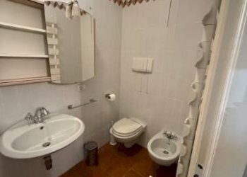 Bagno - Three-room apartment via Bartolomeo Carandini, Modena (neighborhood Centro Storico) - photo 11