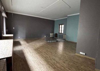 Stanza non arredata - Attività Commerciale via Alba, 22, Cuneo (zona Centro) - foto 3