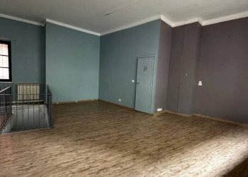 Stanza non arredata - Attività Commerciale via Alba, 22, Cuneo (zona Centro) - foto 4