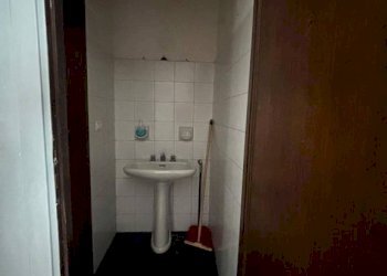 Bagno - Attività Commerciale via Alba, 22, Cuneo (zona Centro) - foto 10