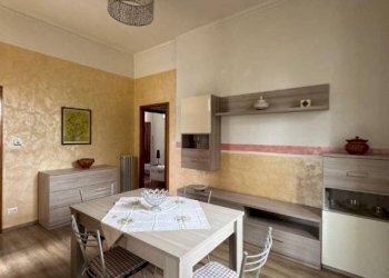 Sala da pranzo - Four-room apartment via Roma, 49, Bagnolo Piemonte - photo 3