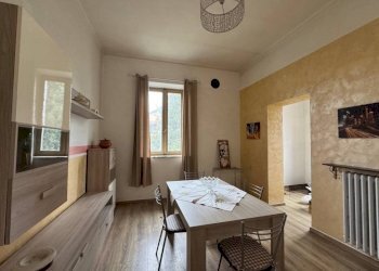 Sala da pranzo - Four-room apartment via Roma, 49, Bagnolo Piemonte - photo 5