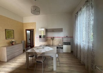 Sala da pranzo - Four-room apartment via Roma, 49, Bagnolo Piemonte - photo 4
