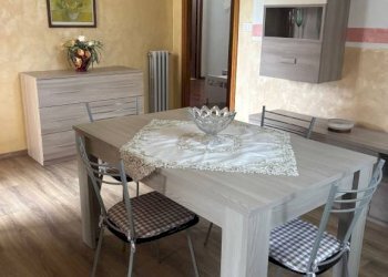Sala da pranzo - Four-room apartment via Roma, 49, Bagnolo Piemonte - photo 5