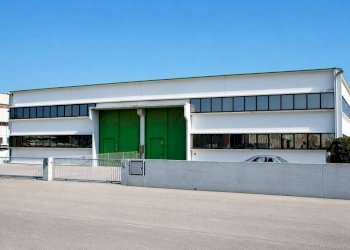 Facciata - Magazzino via dell'Industria, 23, Quinto di Treviso - foto 3