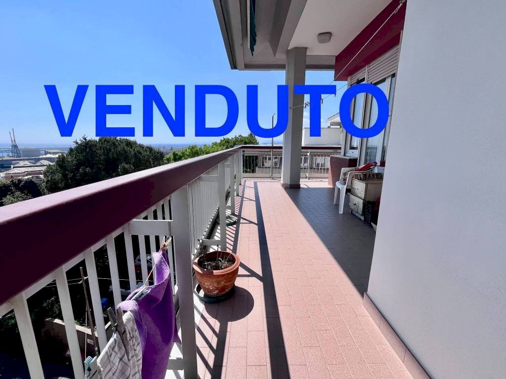 Balcone - Quadrilocale via Briscata, 15, Genova (zona Sestri Ponente) - foto 1