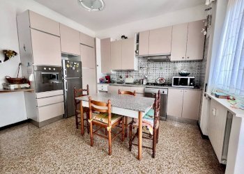 Cucina - Four-room apartment via Briscata, 15, Genova (neighborhood Sestri Ponente) - photo 15