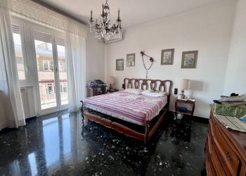 Camera da letto - Four-room apartment via Briscata, 15, Genova (neighborhood Sestri Ponente) - photo 28