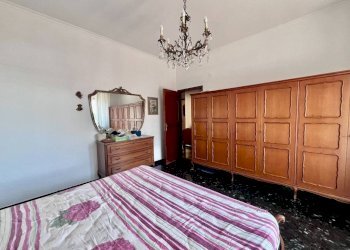 Camera da letto - Four-room apartment via Briscata, 15, Genova (neighborhood Sestri Ponente) - photo 31