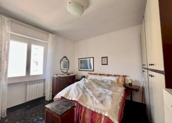 Camera da letto - Four-room apartment via Briscata, 15, Genova (neighborhood Sestri Ponente) - photo 36