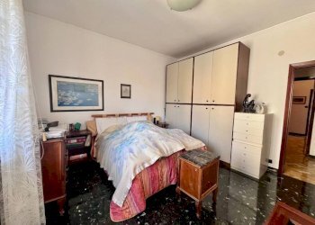 Camera da letto - Four-room apartment via Briscata, 15, Genova (neighborhood Sestri Ponente) - photo 37