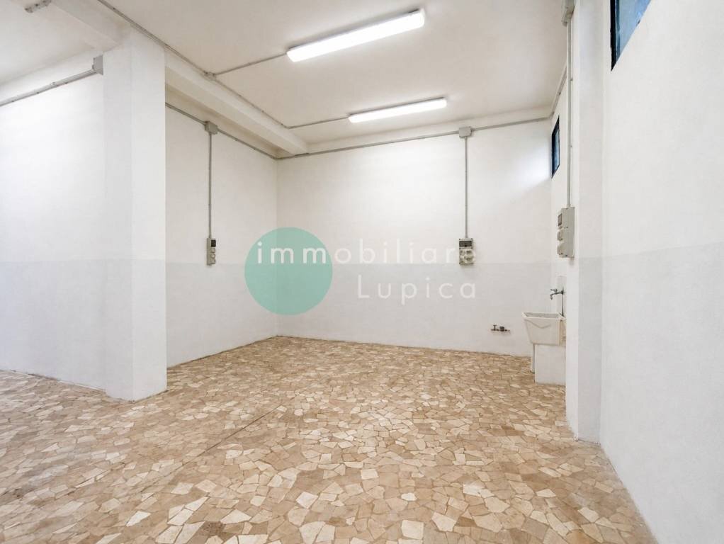 Magazzino - Negozio Bologna (zona Mazzini) - foto 3