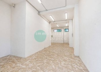 Interno non residenziale - Negozio Bologna (zona Mazzini) - foto 2