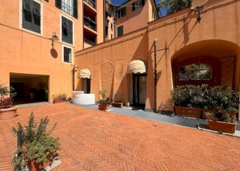 Cortile interno - Restaurant piazza di Sarzano, 8r, Genova (neighborhood Centro Storico) - photo 20