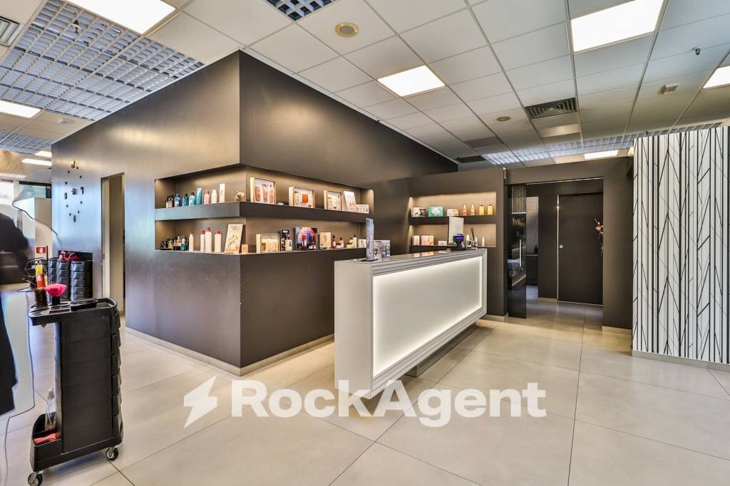Interno non residenziale - Shop via Amilcare Ponchielli, 23, Bologna (neighborhood Savena) - photo 1