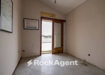 Camera da letto - Three-room apartment via Aquileia, 39, Catanzaro - photo 14