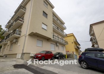 Facciata - Three-room apartment via Aquileia, 39, Catanzaro - photo 32
