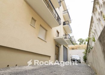Facciata - Three-room apartment via Aquileia, 39, Catanzaro - photo 33